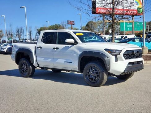 Used 2025 Toyota Tacoma TRD Off-Road image 1