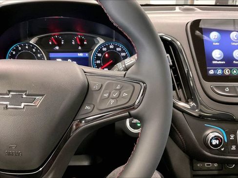 Used 2023 Chevrolet Equinox RS AWD/4WD image 13