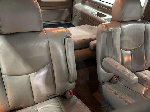 Used 2003 Chevrolet Suburban Z71 AWD/4WD image 12