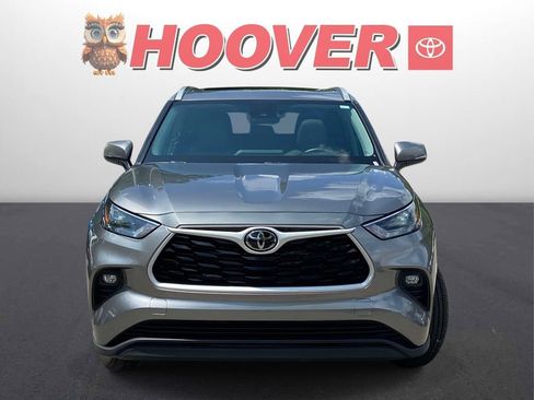 Used 2025 Toyota Highlander XLE AWD/4WD image 6
