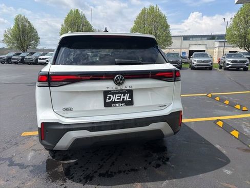 New 2026 Volkswagen Tiguan SE AWD/4WD image 5