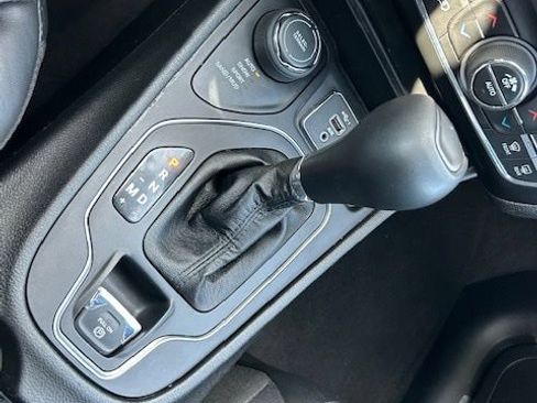 Used 2021 Jeep Cherokee High Altitude AWD/4WD image 23