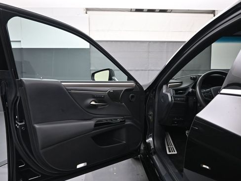 Used 2022 Lexus ES 350 F Sport w/ Accessory Package 2 image 8