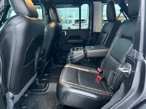 Used 2021 Jeep Wrangler Unlimited Sahara image 24