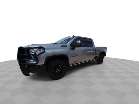 Used 2025 Chevrolet Silverado 2500 LTZ w/ LTZ Plus Package AWD/4WD image 4
