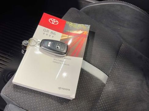 Used 2022 Toyota GR86 Premium image 24
