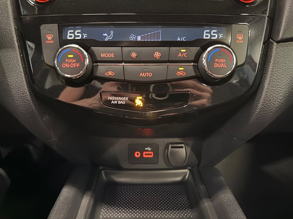 Used 2018 Nissan Rogue SV w/ Premium Package AWD/4WD image 23