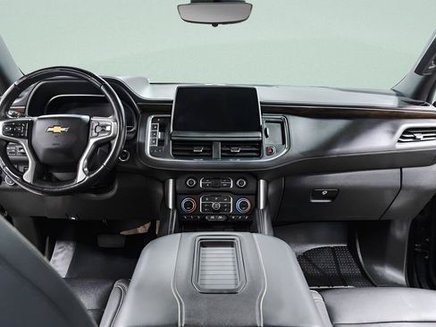 Used 2023 Chevrolet Suburban Premier w/ Advanced Technology Package AWD/4WD image 8