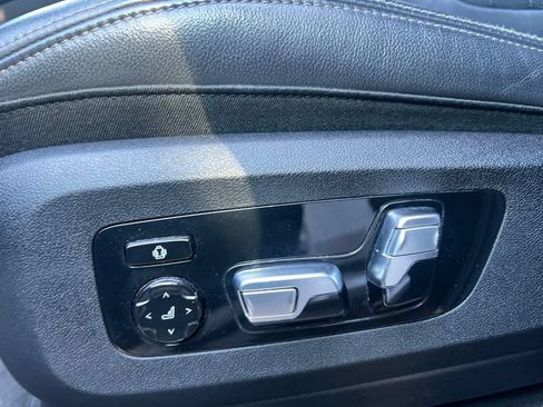 Used 2022 BMW X6 xDrive40i w/ M Sport Package AWD/4WD image 21