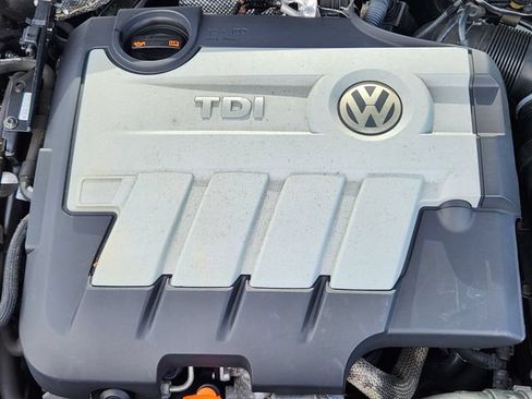 Used 2013 Volkswagen Beetle TDI FWD image 20