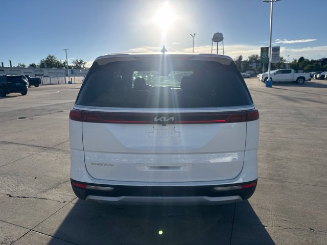 Used 2024 Kia Carnival LX FWD image 6