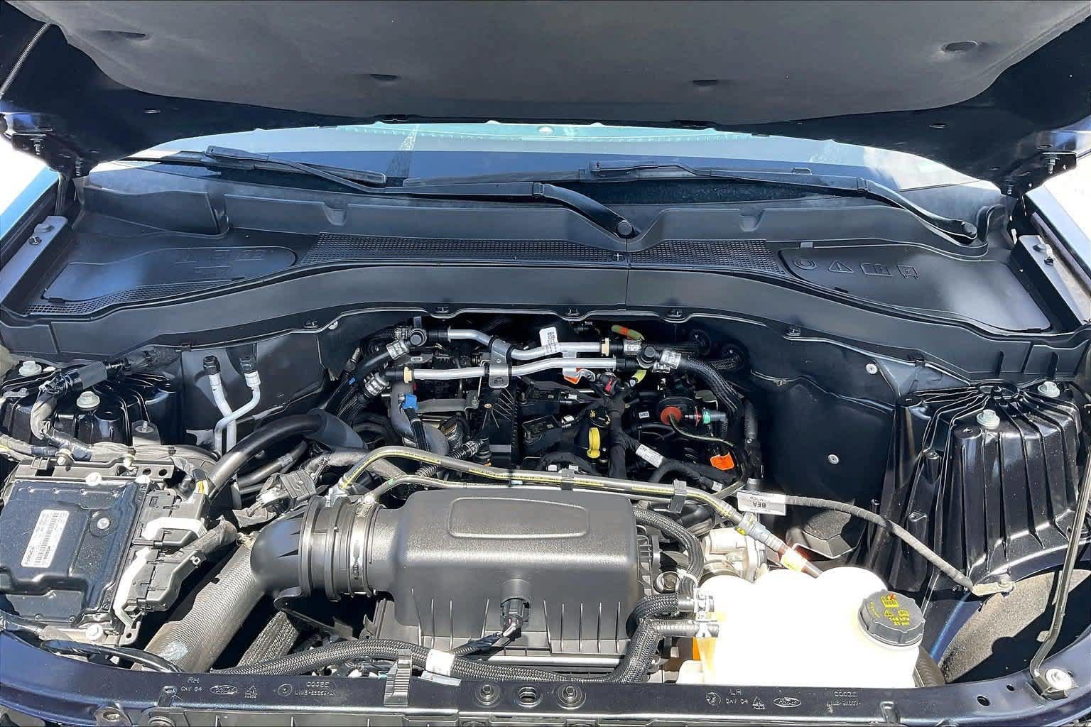 Used 2023 Ford Explorer XLT w/ Equipment Group 202A RWD image 9