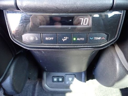 Used 2021 Toyota Highlander Limited AWD/4WD image 19