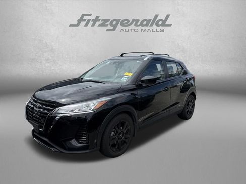 Used 2023 Nissan Kicks SV w/ Exterior Package FWD image 2