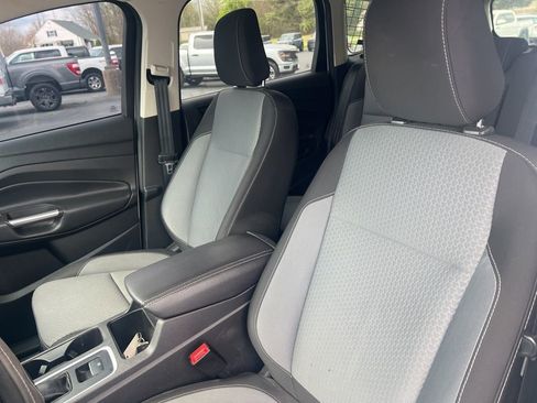 Used 2019 Ford Escape SE image 7