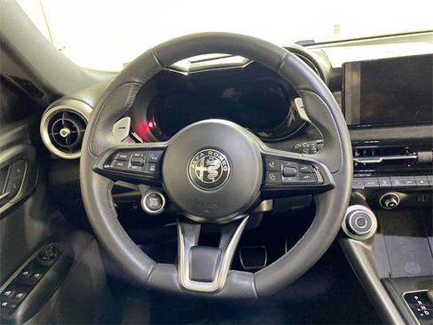 Used 2024 Alfa Romeo Tonale Veloce image 34