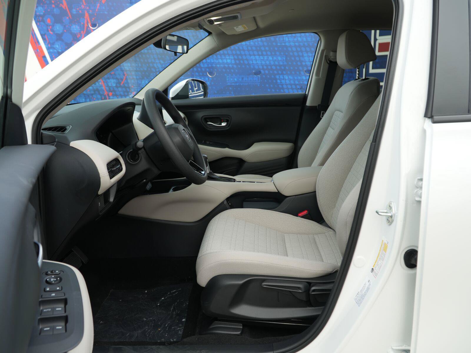 New 2027 Honda HR-V LX image 16