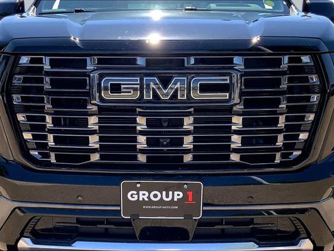 Used 2025 GMC Yukon Denali Ultimate AWD/4WD image 30