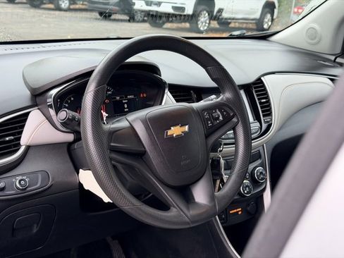 Used 2017 Chevrolet Trax LS image 7