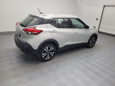 Used 2019 Nissan Kicks SV image 10