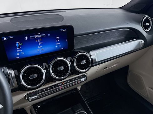 Used 2026 Mercedes-Benz GLB 250 image 19