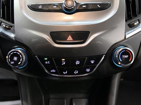 Used 2017 Chevrolet Cruze LT image 16