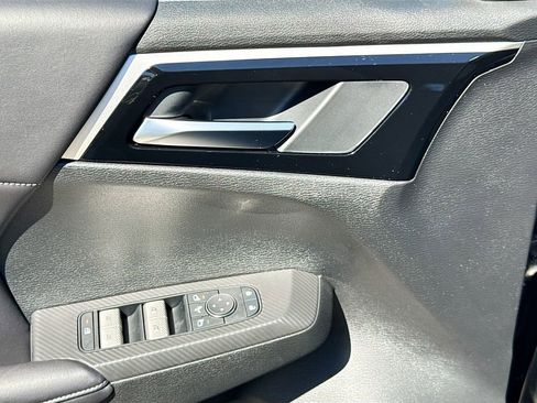 Used 2025 Mitsubishi Outlander SE FWD image 19