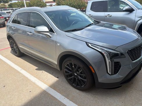 Used 2023 Cadillac XT4 Luxury w/ LPO, Onyx Lite Package FWD image 2