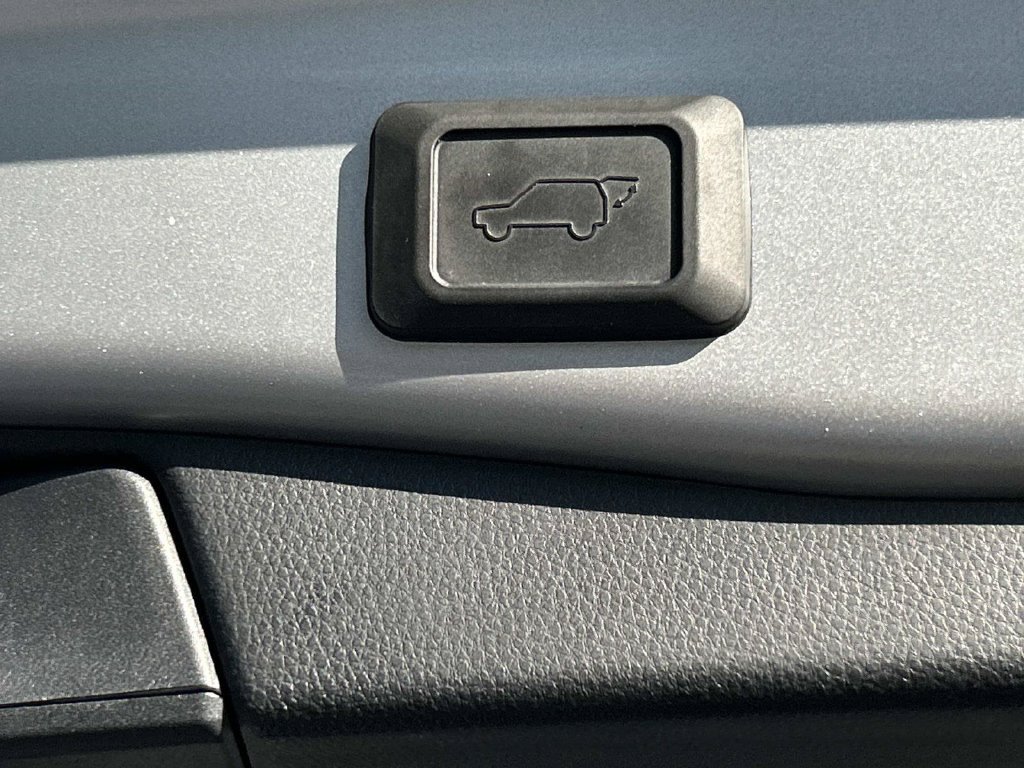Used 2025 Toyota RAV4 XLE w/ Convenience Package AWD/4WD image 14