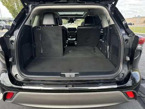 Used 2022 Toyota Highlander Platinum image 32