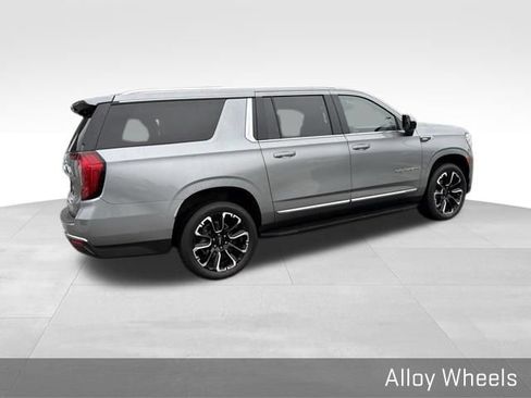 Used 2023 GMC Yukon XL SLT AWD/4WD image 15