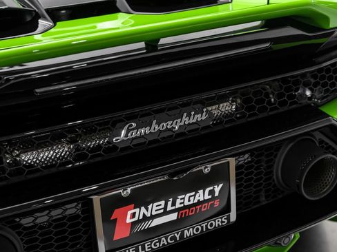 Used 2024 Lamborghini Huracan EVO AWD/4WD image 41
