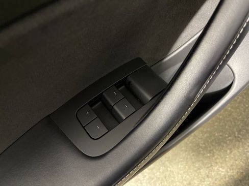 Used 2021 Tesla Model 3 Standard Range Plus RWD image 16