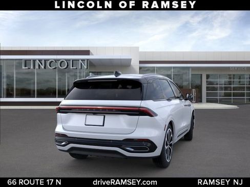 New 2026 Lincoln Nautilus Reserve AWD/4WD image 9