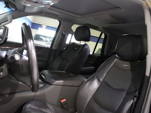 Used 2019 Cadillac Escalade Premium Luxury image 29