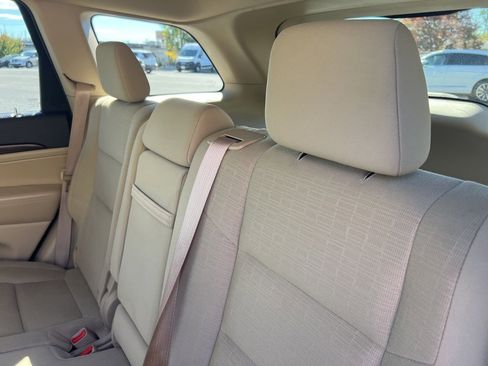 Used 2016 Jeep Grand Cherokee Laredo image 21