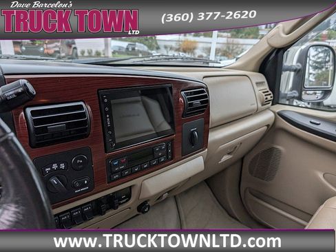 Used 2005 Ford F350 Lariat image 17