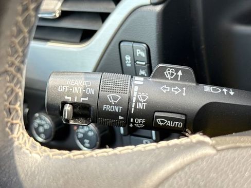 Certified 2016 GMC Yukon XL SLT w/ Open Road Package image 23