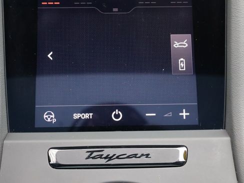 Used 2022 Porsche Taycan image 20