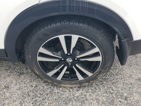 Used 2018 Nissan Kicks SV image 37