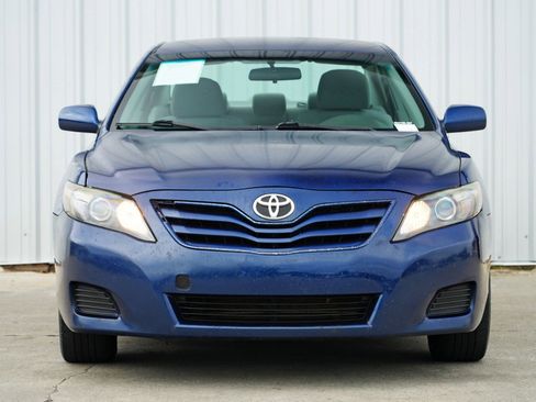 Used 2010 Toyota Camry image 6
