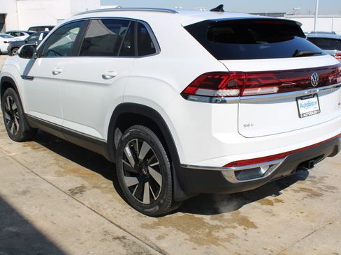 New 2026 Volkswagen Atlas Cross Sport SEL AWD/4WD image 4