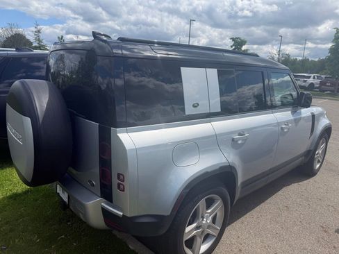 Used 2020 Land Rover Defender 110 SE AWD/4WD image 4