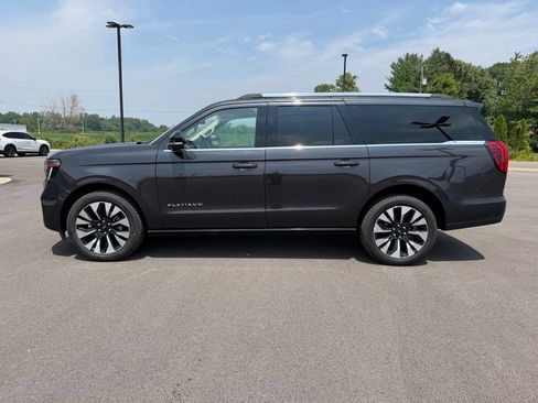 Used 2025 Ford Expedition Max Platinum w/ Driver's Package AWD/4WD image 8