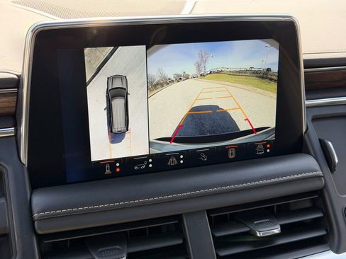Used 2023 Chevrolet Tahoe Premier w/ Advanced Technology Package RWD image 18
