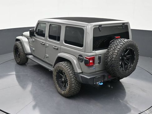 Used 2022 Jeep Wrangler Unlimited Sahara AWD/4WD image 14