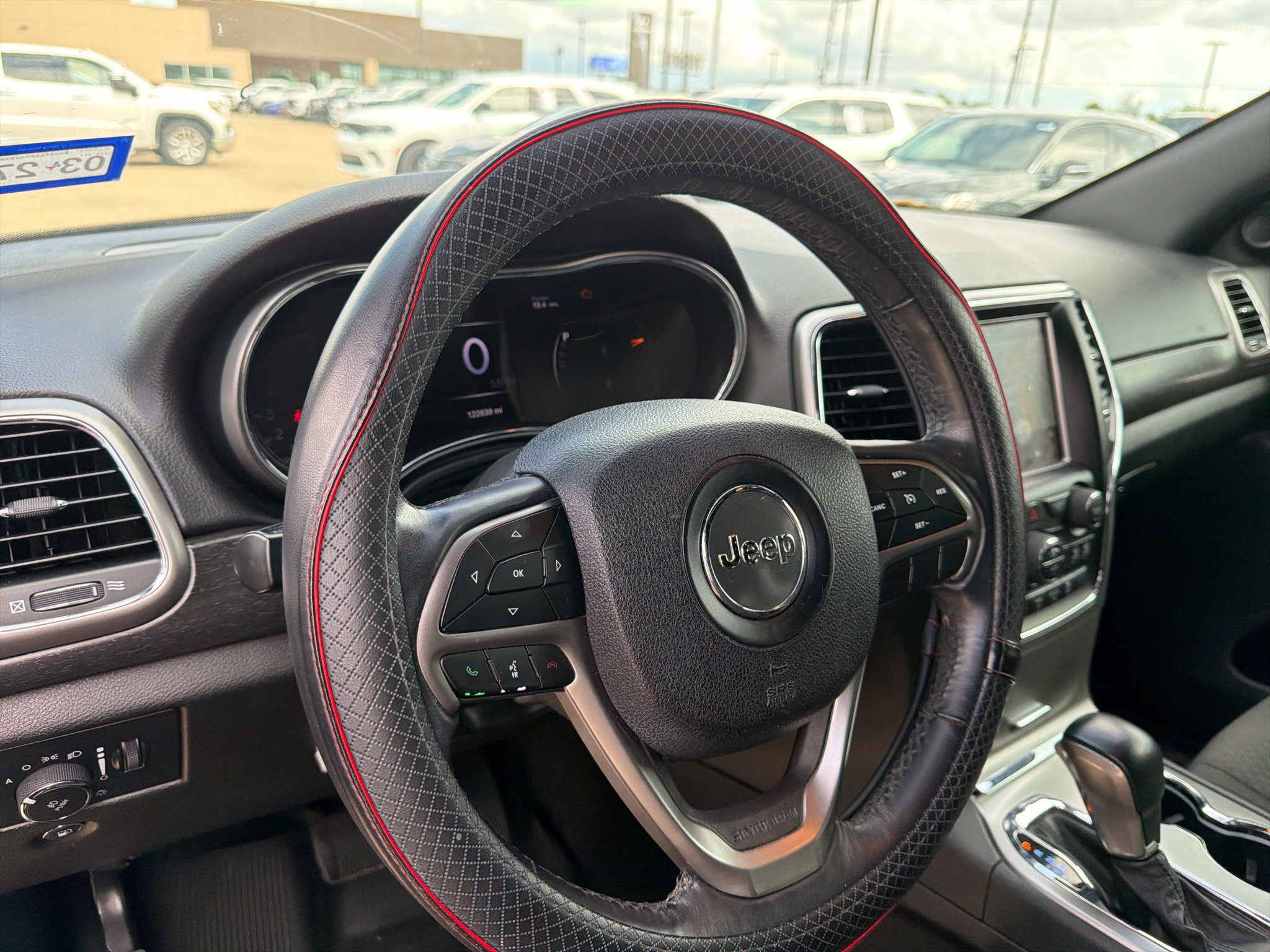 Used 2018 Jeep Grand Cherokee Laredo RWD image 29