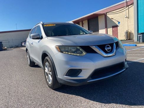 Used 2015 Nissan Rogue SV image 1