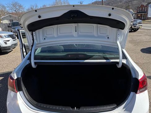 Used 2022 Hyundai Accent SEL FWD image 8