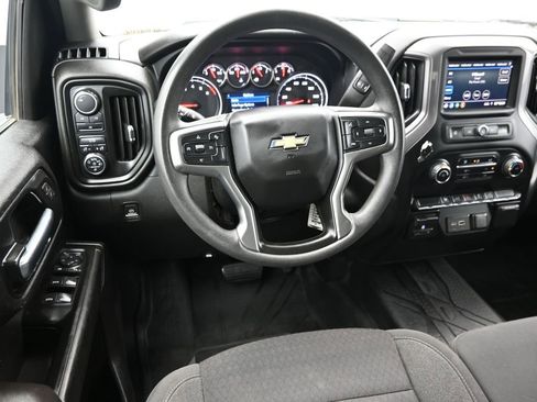 Used 2022 Chevrolet Silverado 2500 Custom w/ Custom Value Package AWD/4WD image 16